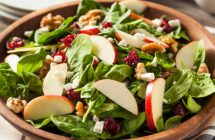 ensalada de canónigos y manzana