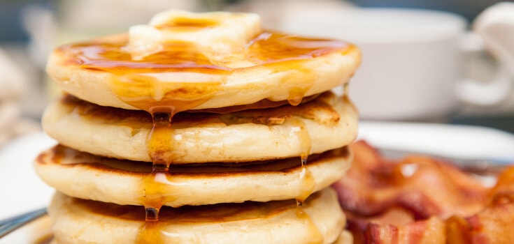 pancakes con bacon