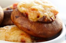 Champiñones rellenos gratinados