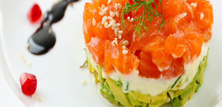 Tartar de salmón, queso y aguacate
