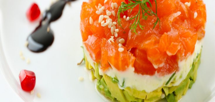 Tartar de salmón, queso y aguacate